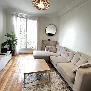 appartement-pour-couple-calme-et-cosy-a.fr-paris.fr/